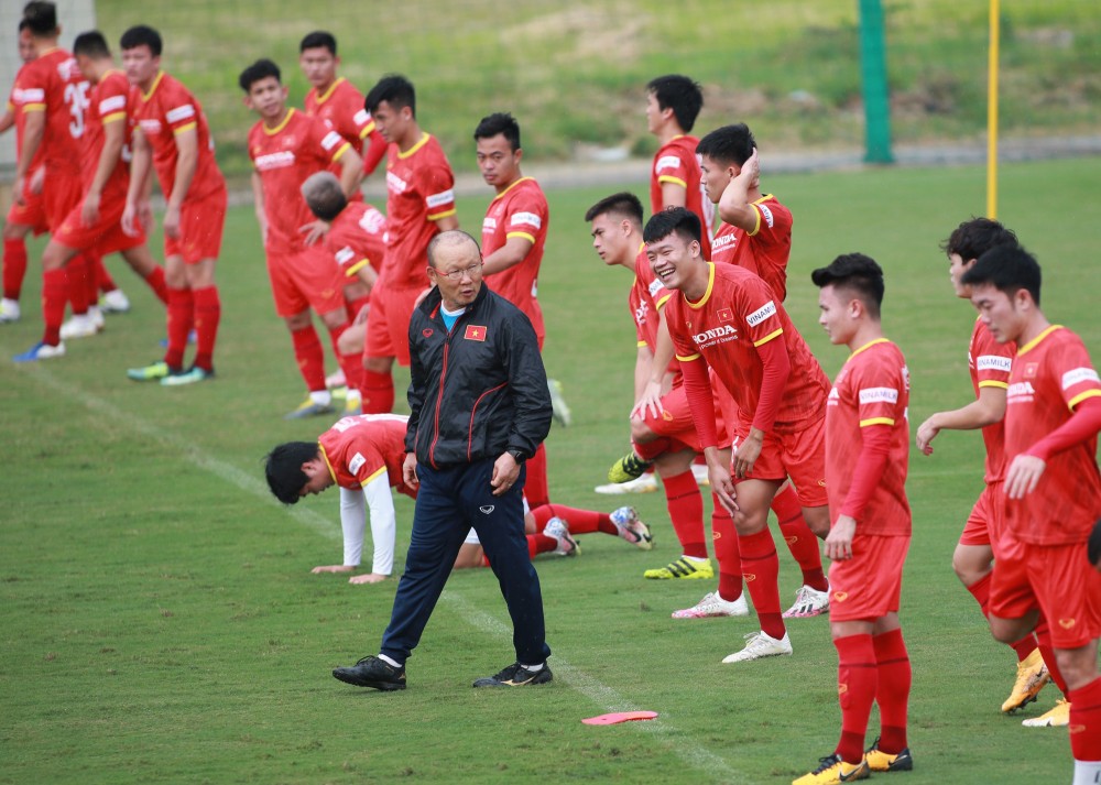 Đội tuyển Việt Nam tập luyện tại Dubai