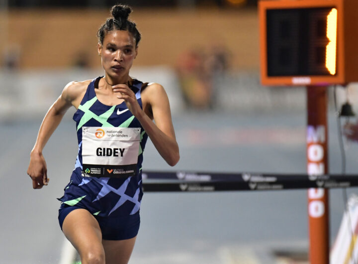 Letesenbet Gidey phá vỡ kỷ lục chạy thế giới 10.000m chỉ sau 54 giờ